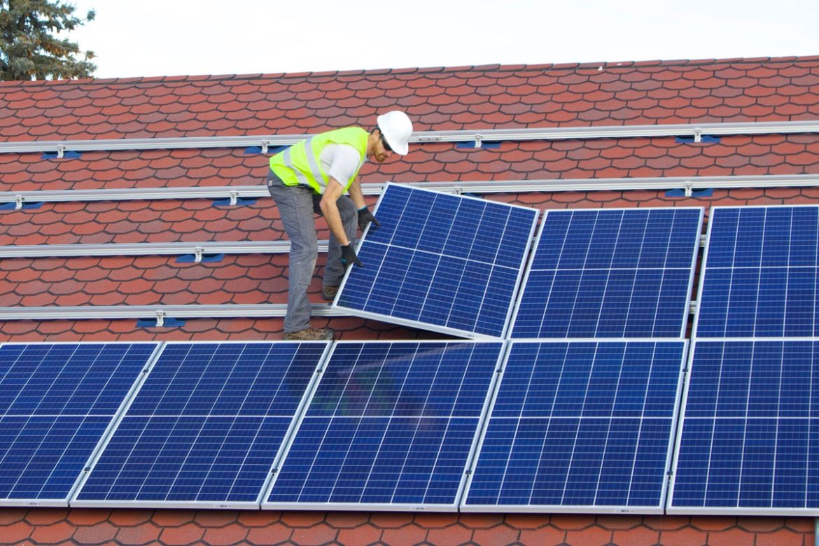 Crucial Merits of Using Solar Panels at Home 